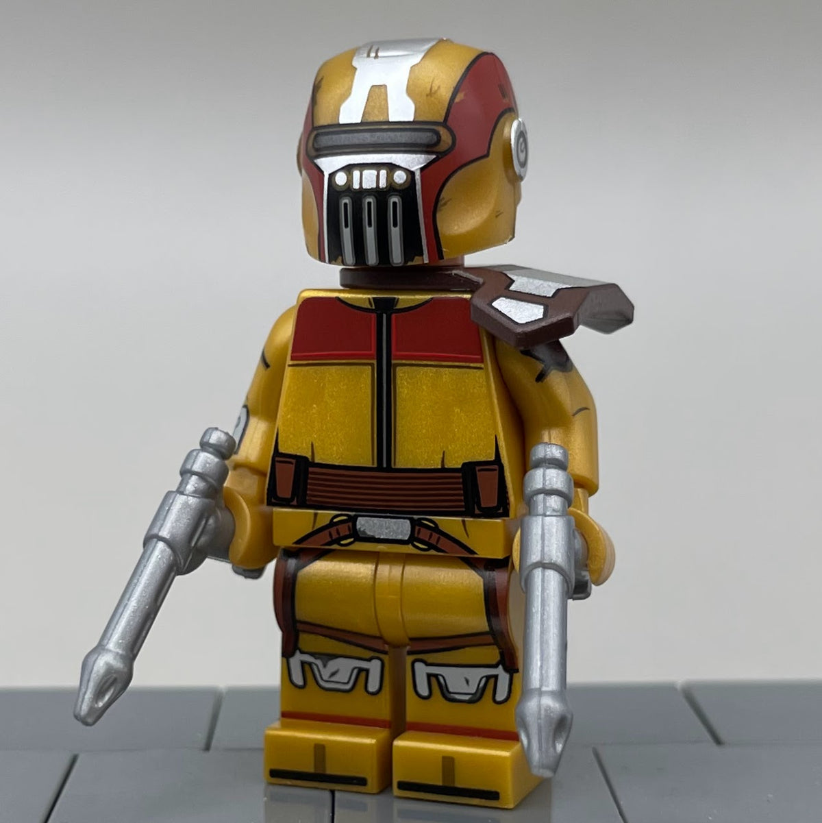 The Rookie Hunter, Pearl Gold Alt - TBW